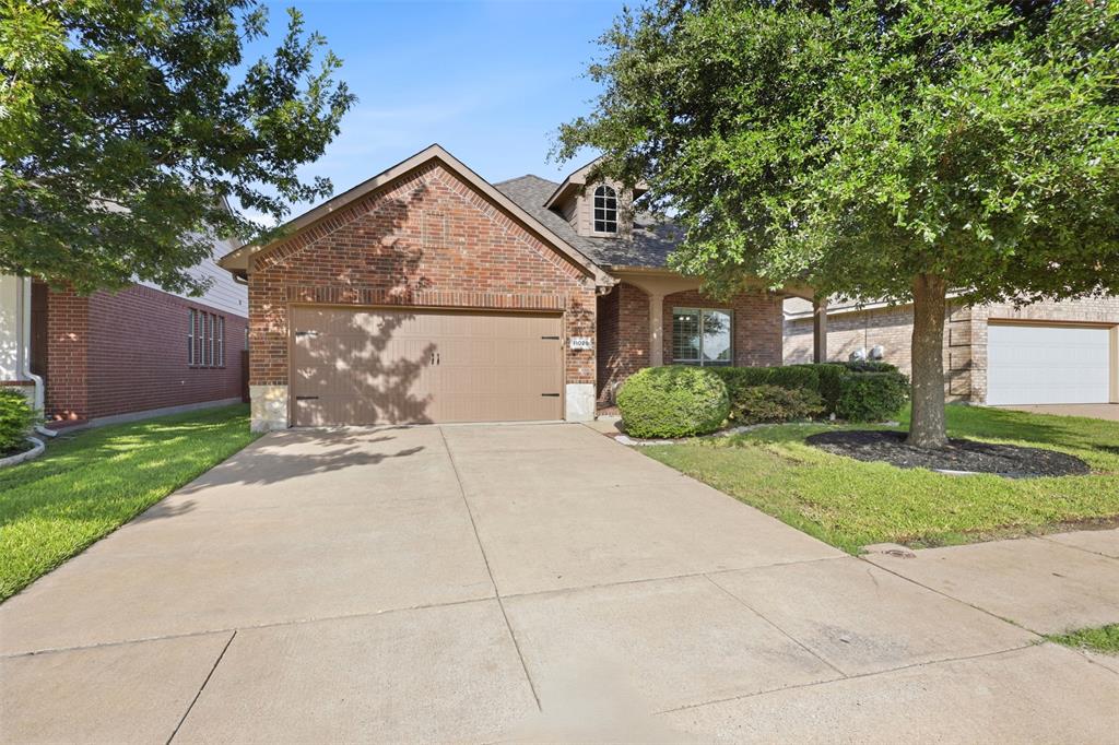 11025 Hawks Landing Rd, Fort Worth, TX 76052