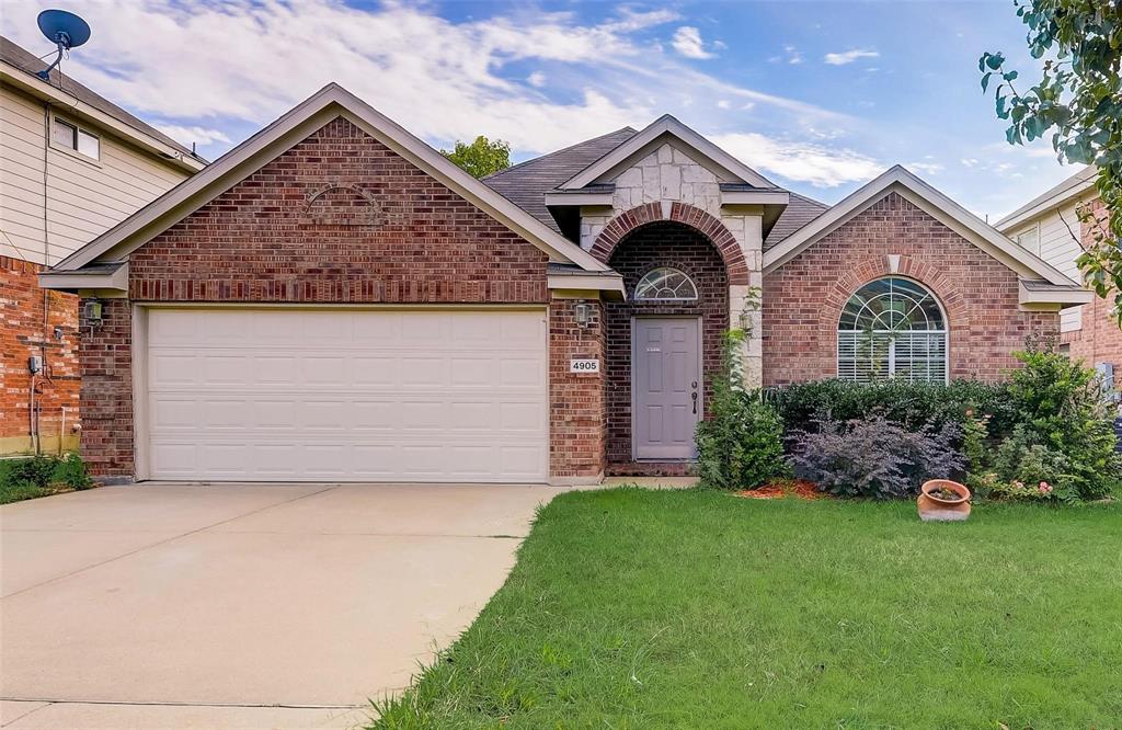 4905 Summer Oaks Ln, Fort Worth, TX 76123