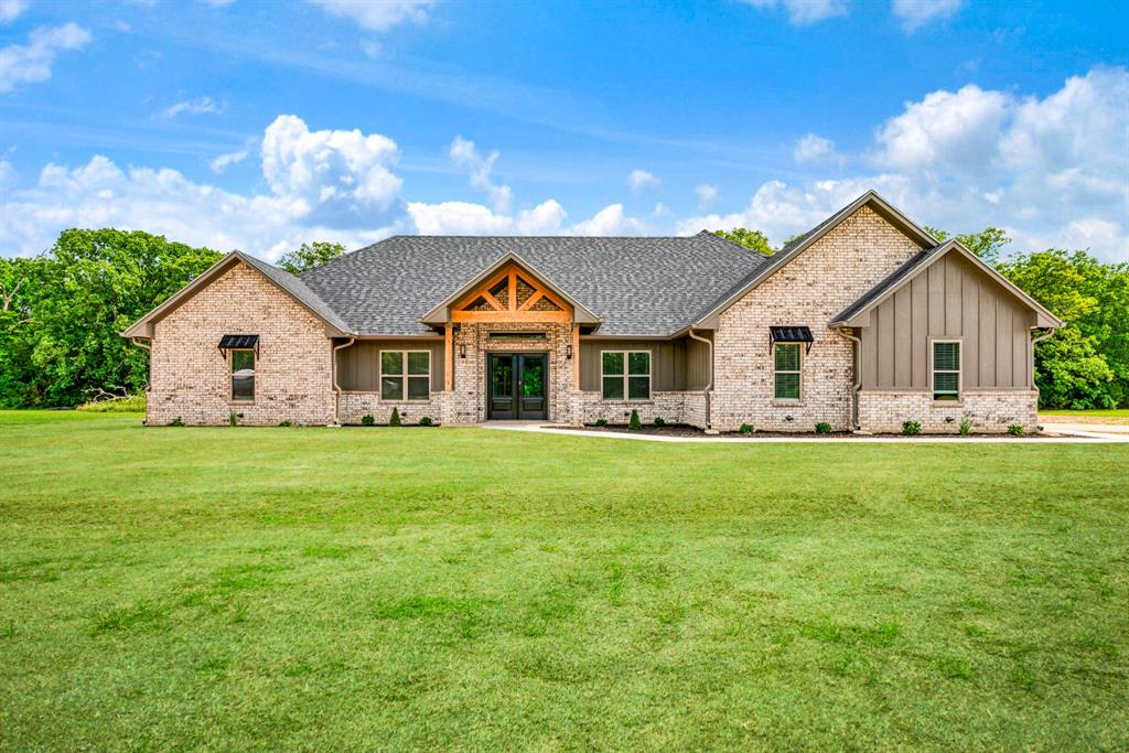 250 Private Road 45855, Blossom, TX 75416