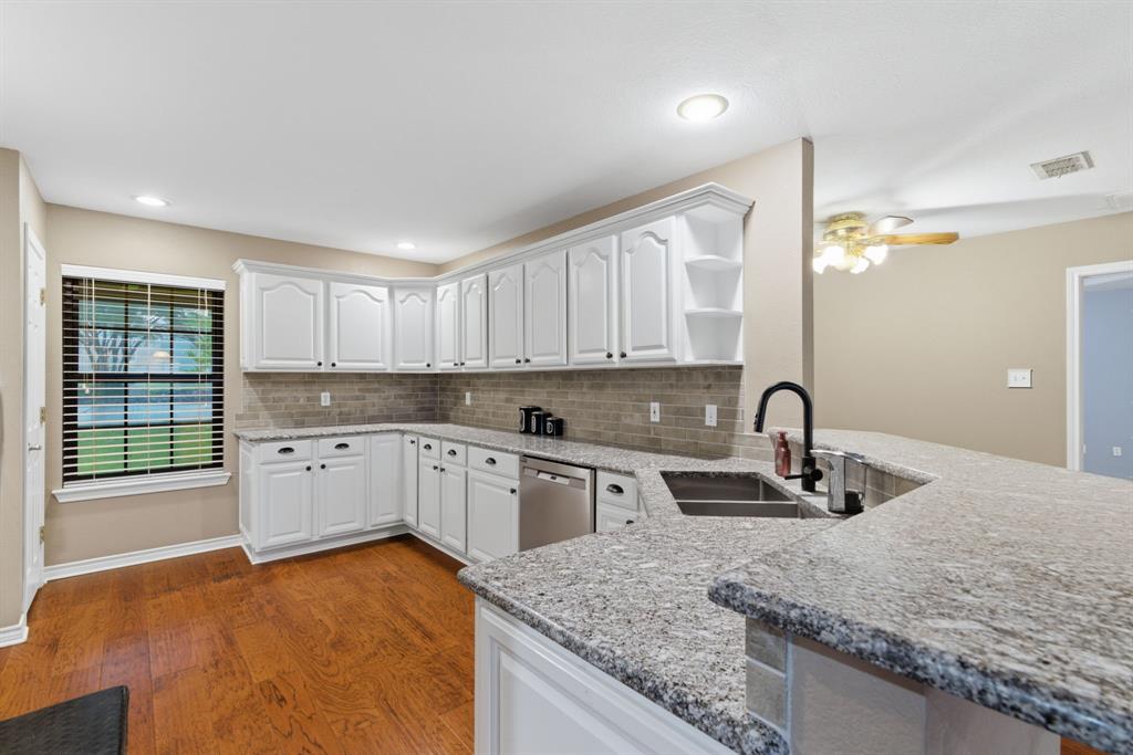 7512 Woodland Dr, Alvarado, TX 76009 photo