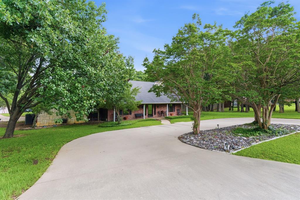 7512 Woodland Dr, Alvarado, TX 76009