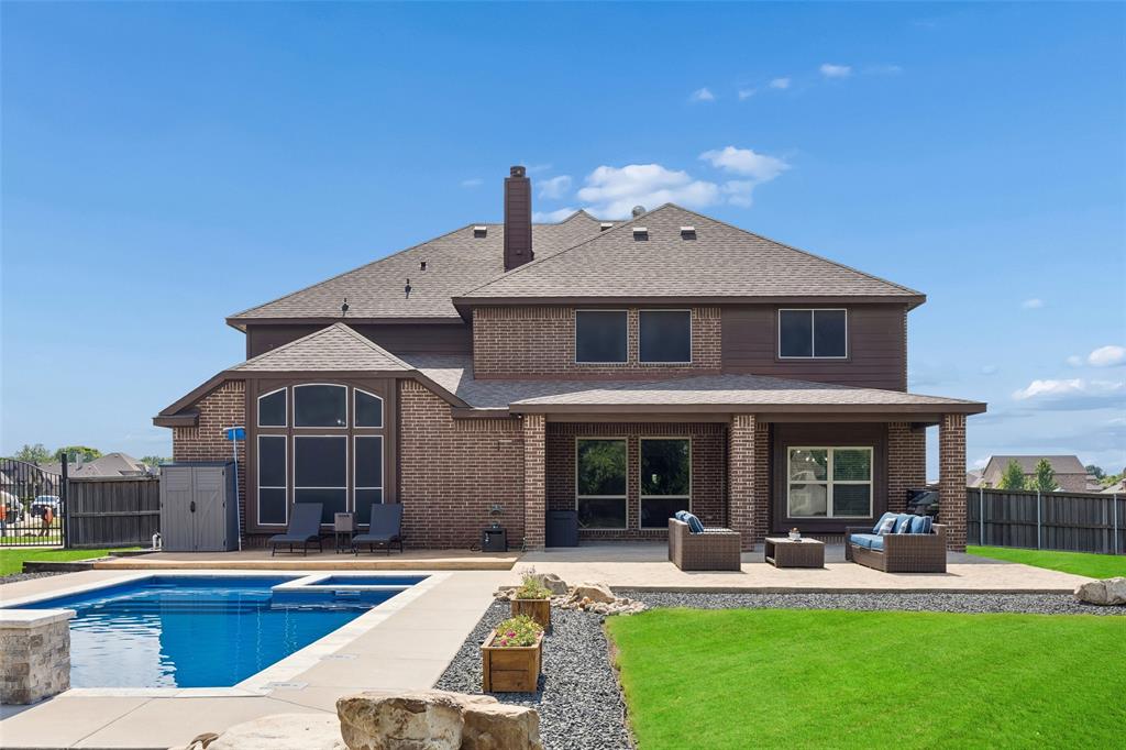 1310 Billingsley Dr, Waxahachie, TX 75167
