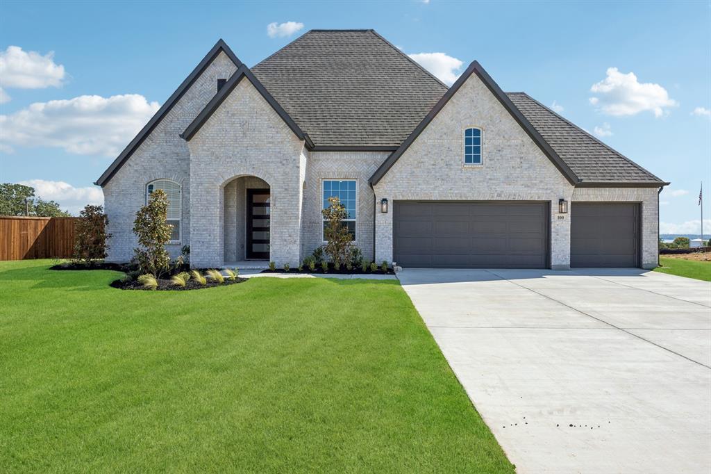 100 Bristol Ln, Azle, TX 76020