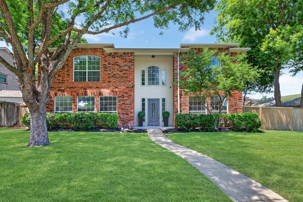 825 Foxwood Ln, Wylie, TX 75098