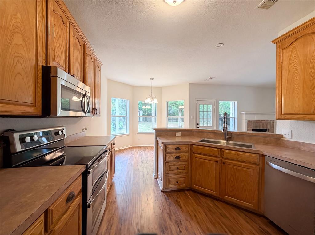 6218 Kingswood Dr, Arlington, TX 76001 photo
