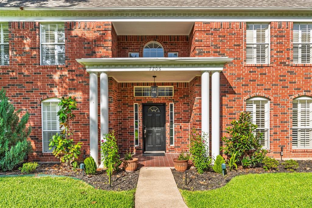 7206 Forestwind Ct, Arlington, TX 76001 photo