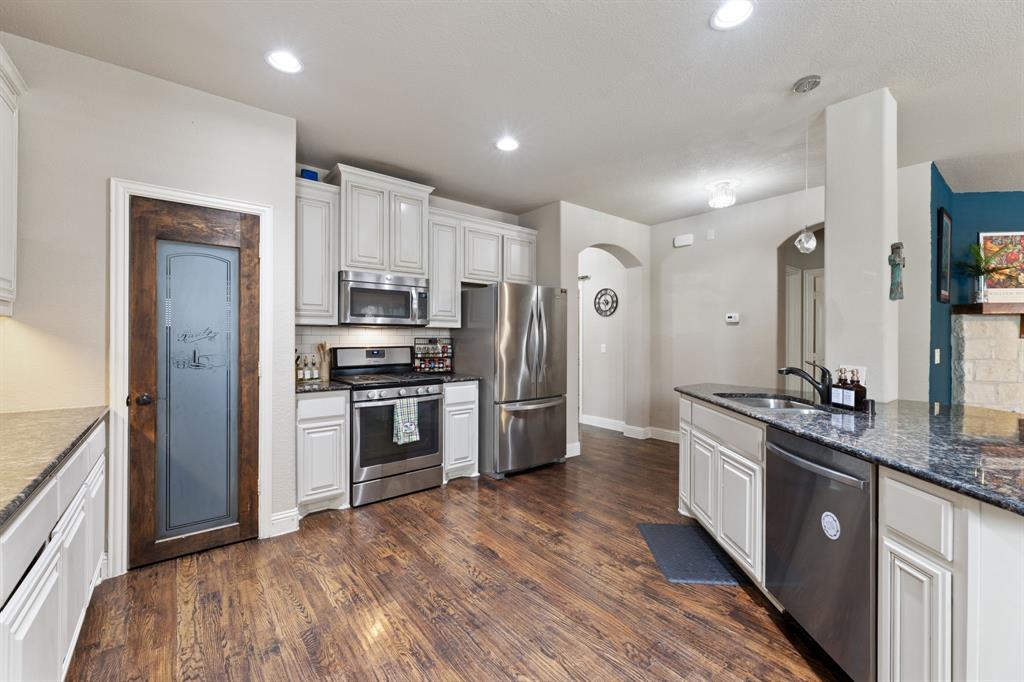 724 Marietta Ln, Aubrey, TX 76227 photo