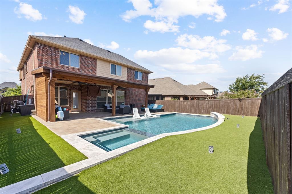 724 Marietta Ln, Aubrey, TX 76227