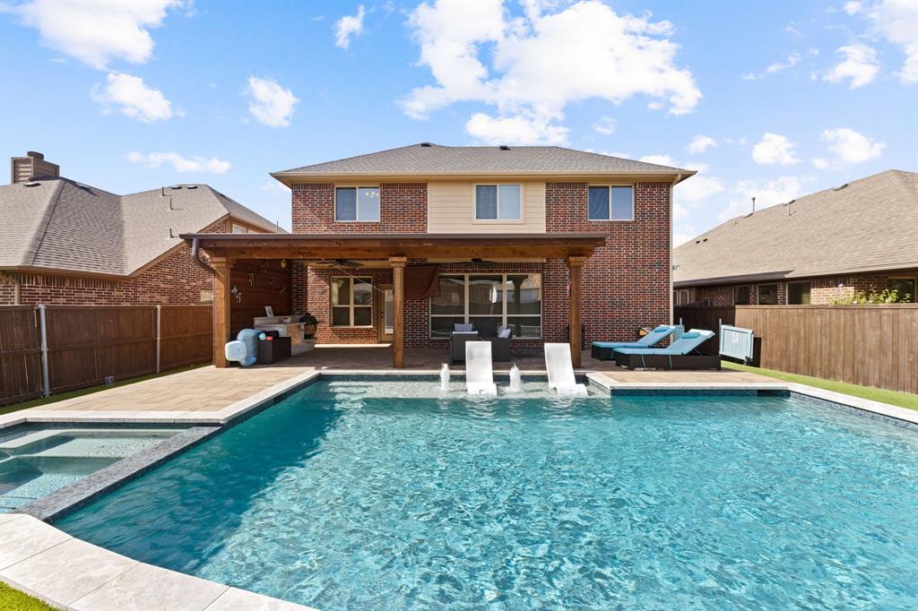 724 Marietta Ln, Aubrey, TX 76227 photo