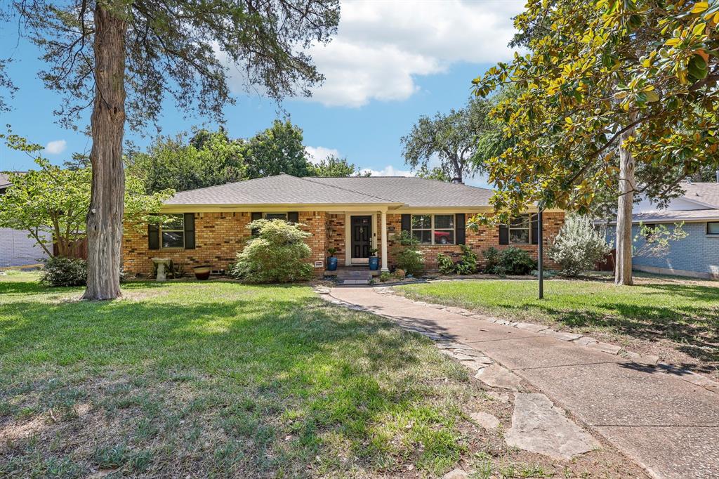 8324 Moorcroft Dr, Dallas, TX 75228
