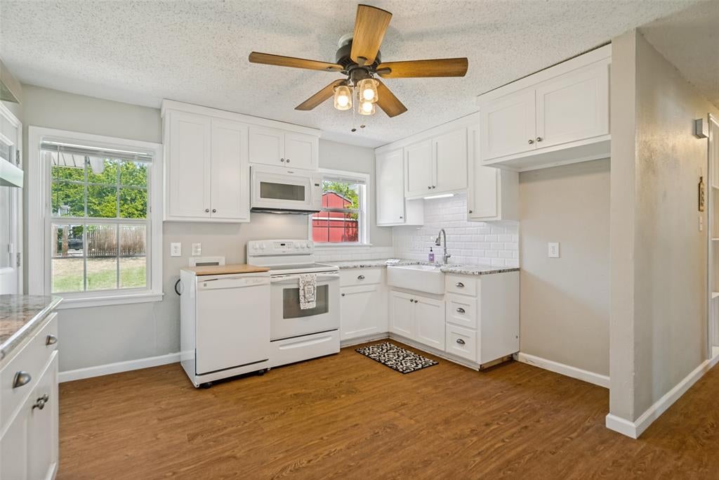 346 Lorna St, Burleson, TX 76028 photo