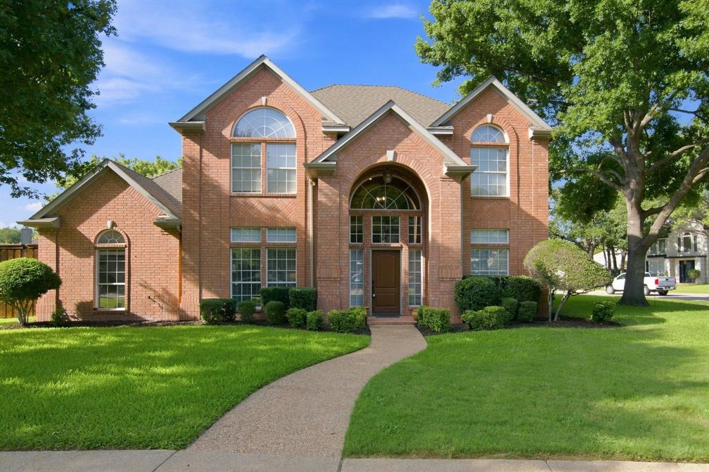94 Bremen Dr, Hurst, TX 76054