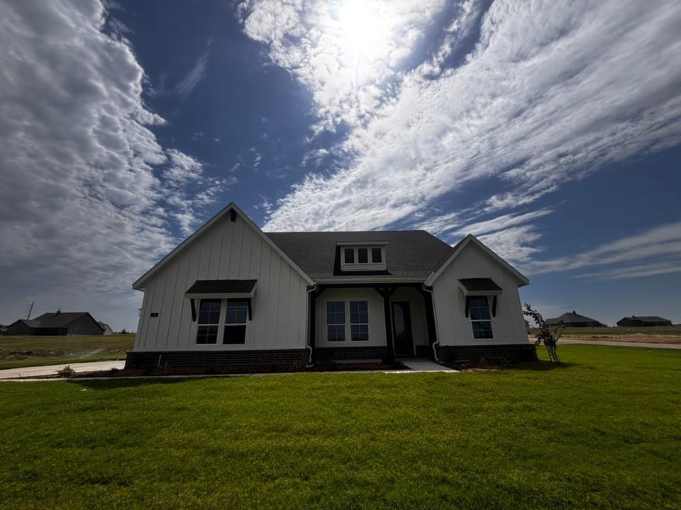 139 Big Sky Rd, Decatur, TX 76234