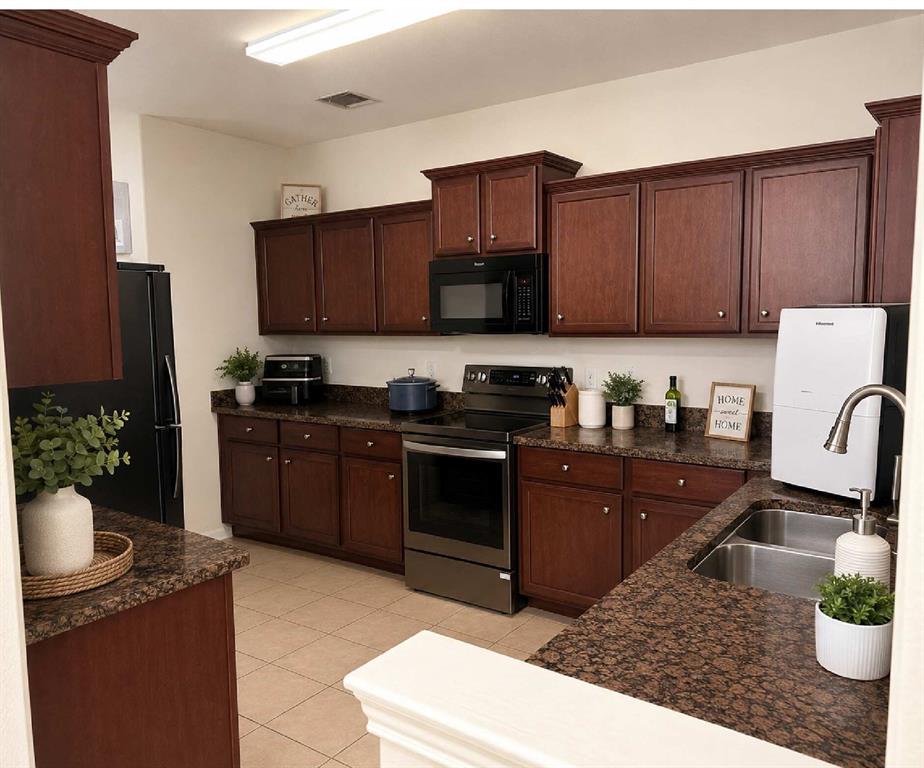 111 Golden Eagle Ct, La Marque, TX 77568 photo