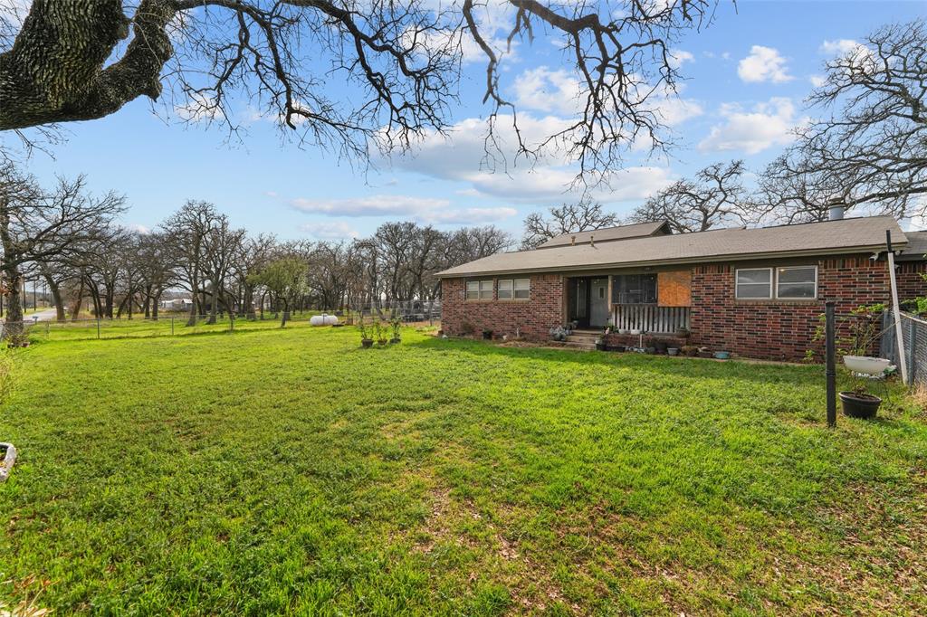 1051 Lynch Bend Rd, Springtown, TX 76082