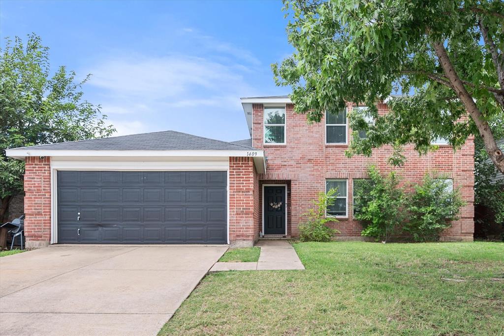 1409 Blazing Star Trl, Burleson, TX 76028