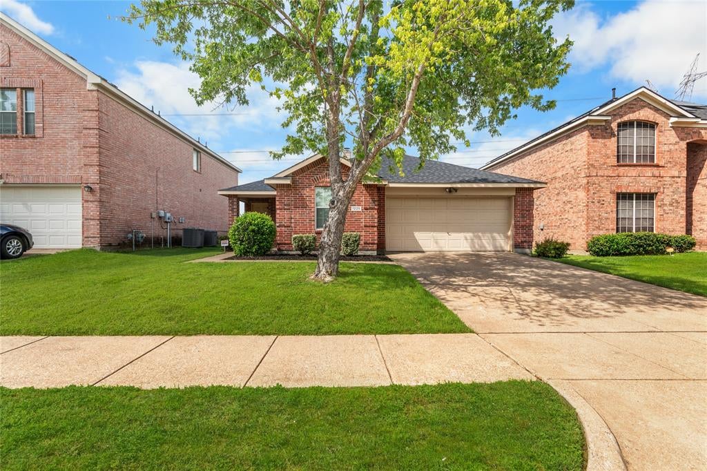 1225 Glencoe Dr, Glenn Heights, TX 75154 photo