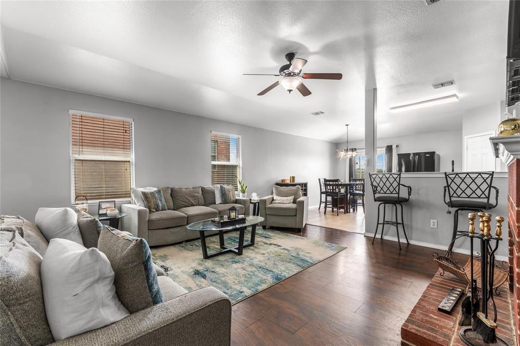 1225 Glencoe Dr, Glenn Heights, TX 75154 photo