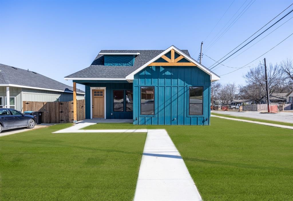 2613 Walker St, Fort Worth, TX 76105