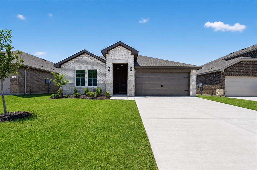 4114 Thistle Dr, Sanger, TX 76266