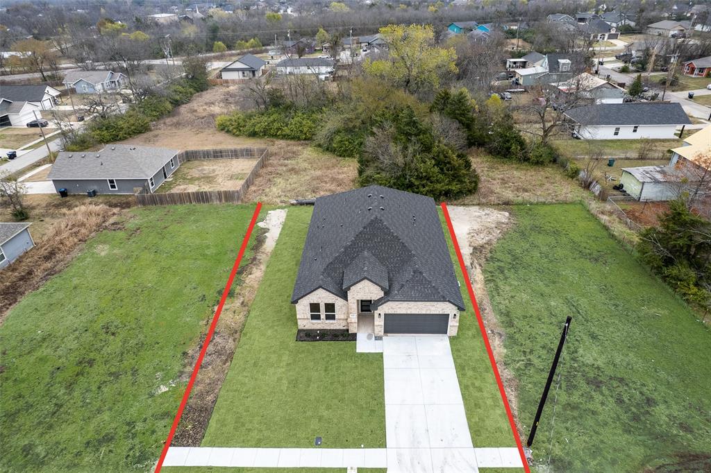 1505 Up The Grove St, Greenville, TX 75401