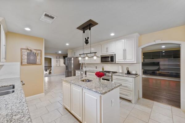 1806 Oak Dr, Arlington, TX 76012 photo