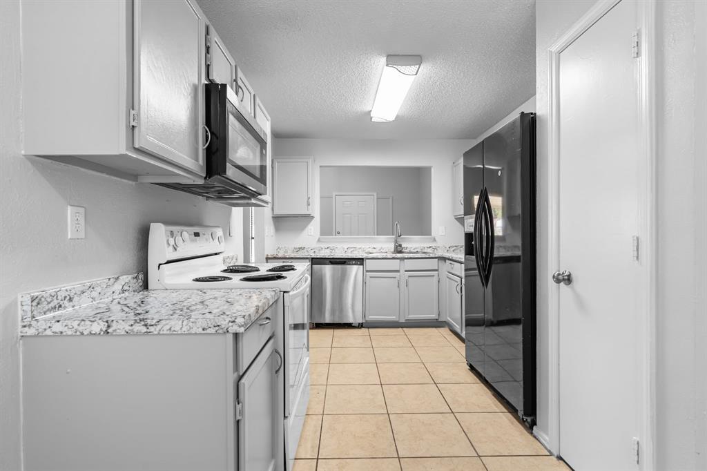 8713 Elbe Trl, Fort Worth, TX 76118 photo