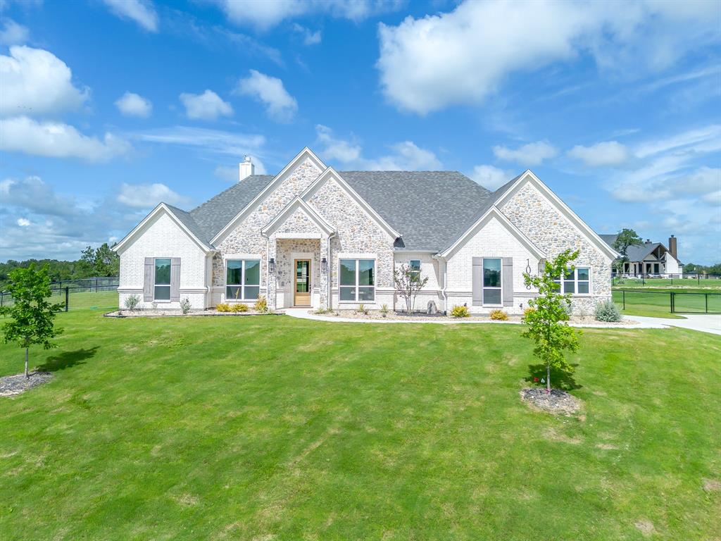 1038 Deer Island Ct, Azle, TX 76020
