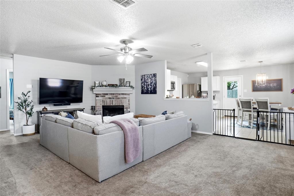 2208 Maple Dr, Little Elm, TX 75068 photo