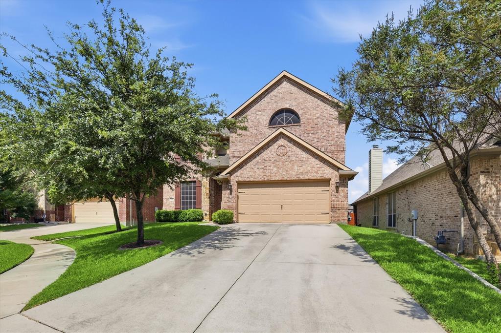 1905 Fountain Meadows Dr, Euless, TX 76039