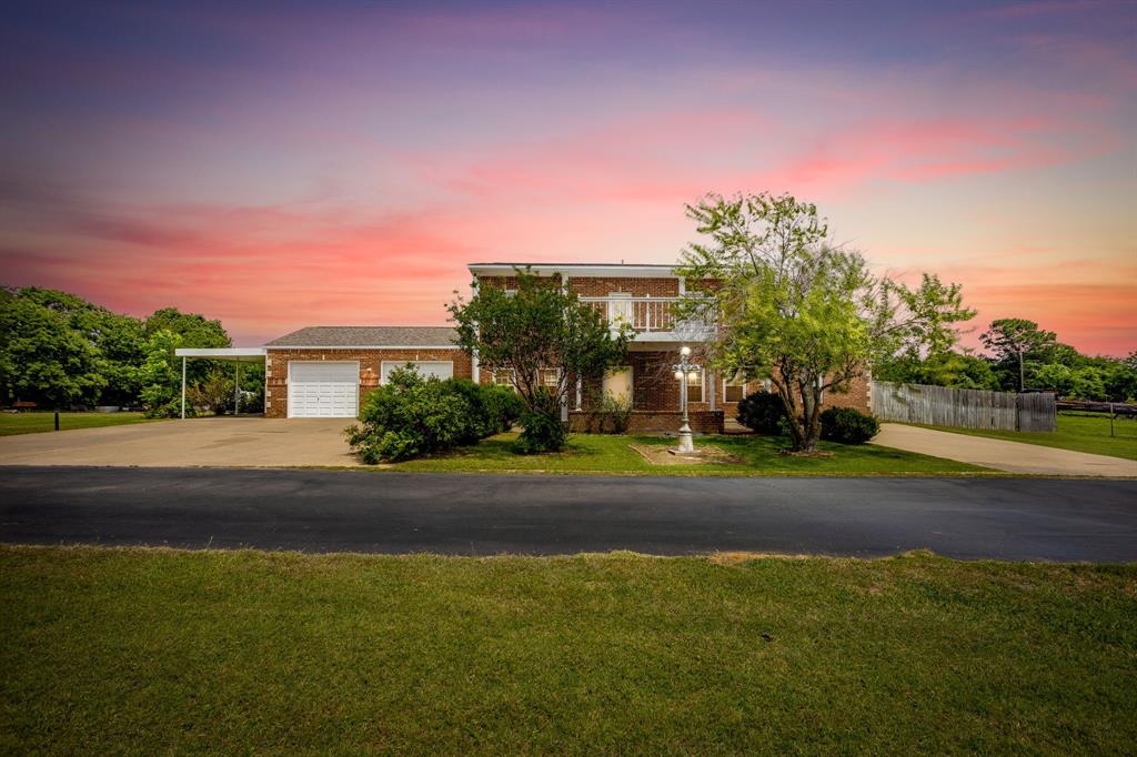 807 Caddo Rd, Joshua, TX 76058