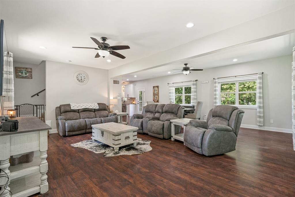 2341 Oak Leaf Trl, Cleburne, TX 76031 photo