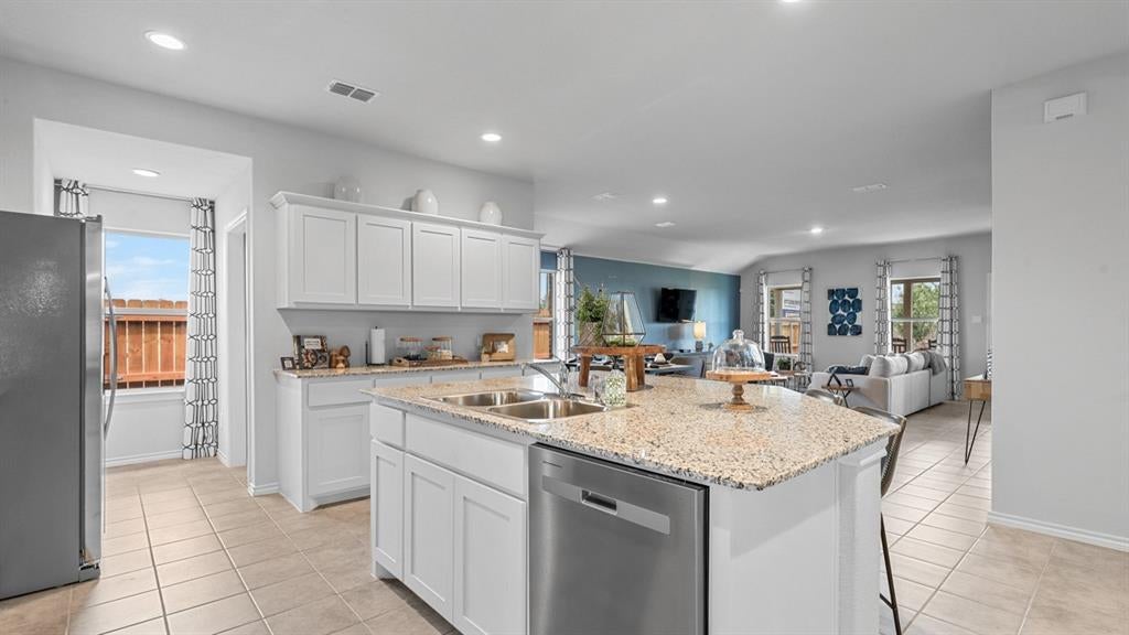 2221 Johnny Cash Dr, Fort Worth, TX 76036 photo