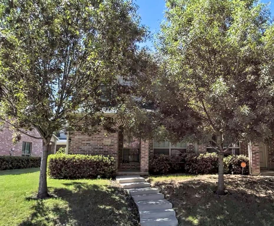 2349 Homewood Ln, Grand Prairie, TX 75050