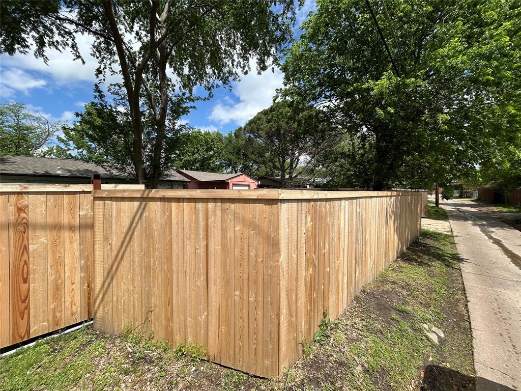 9620 Dale Glade Dr, Dallas, TX 75217 photo