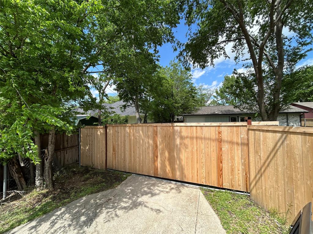 9620 Dale Glade Dr, Dallas, TX 75217 photo