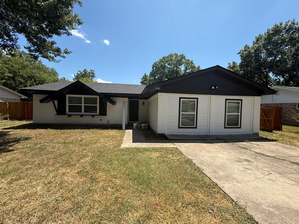 104 Indian Ct, Waxahachie, TX 75165