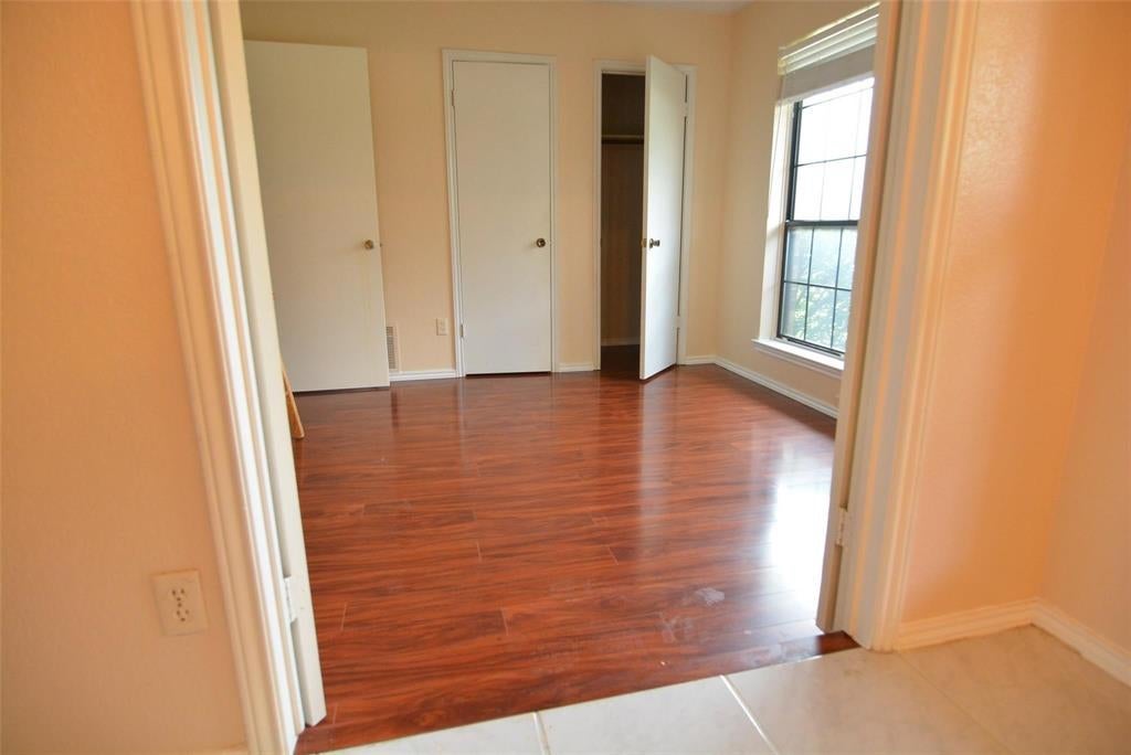 210 W Apollo Rd, Garland, TX 75040 photo