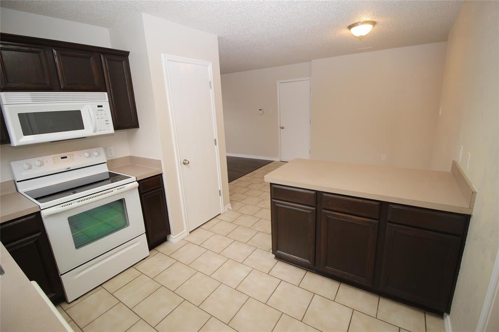 856 Mccully St, White Settlement, TX 76108 photo