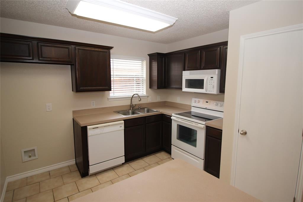 856 Mccully St, White Settlement, TX 76108 photo