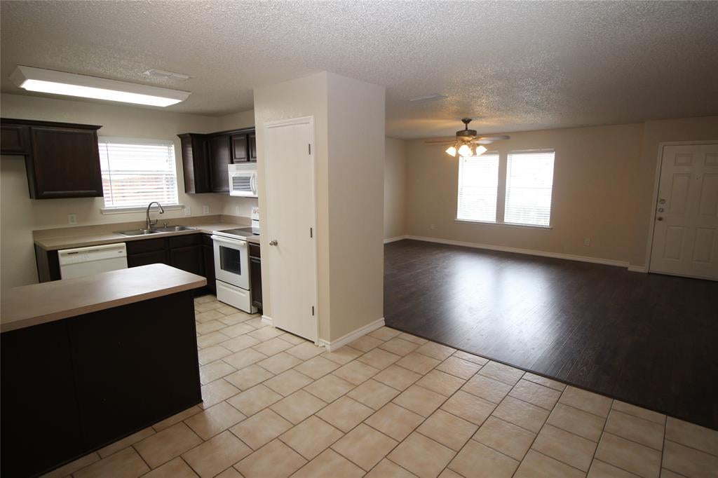 856 Mccully St, White Settlement, TX 76108 photo