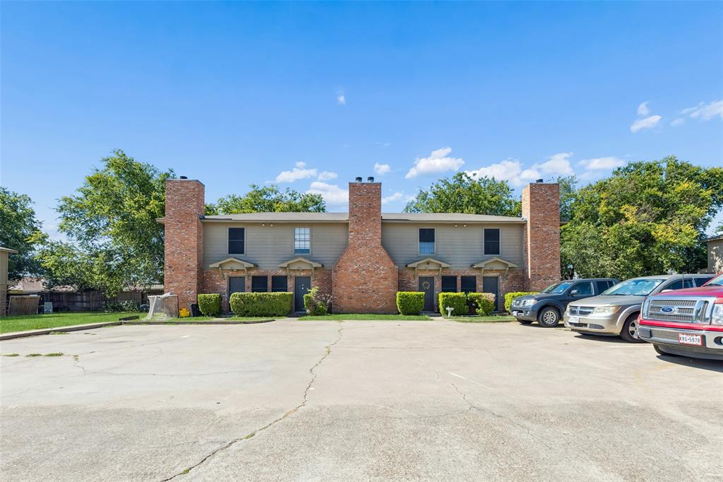 321 Cambridge Dr, Saginaw, TX 76179