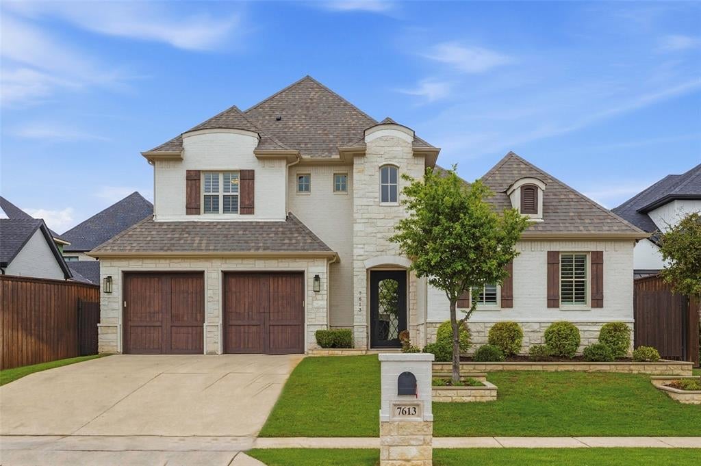 7613 Ira Dr, North Richland Hills, TX 76182