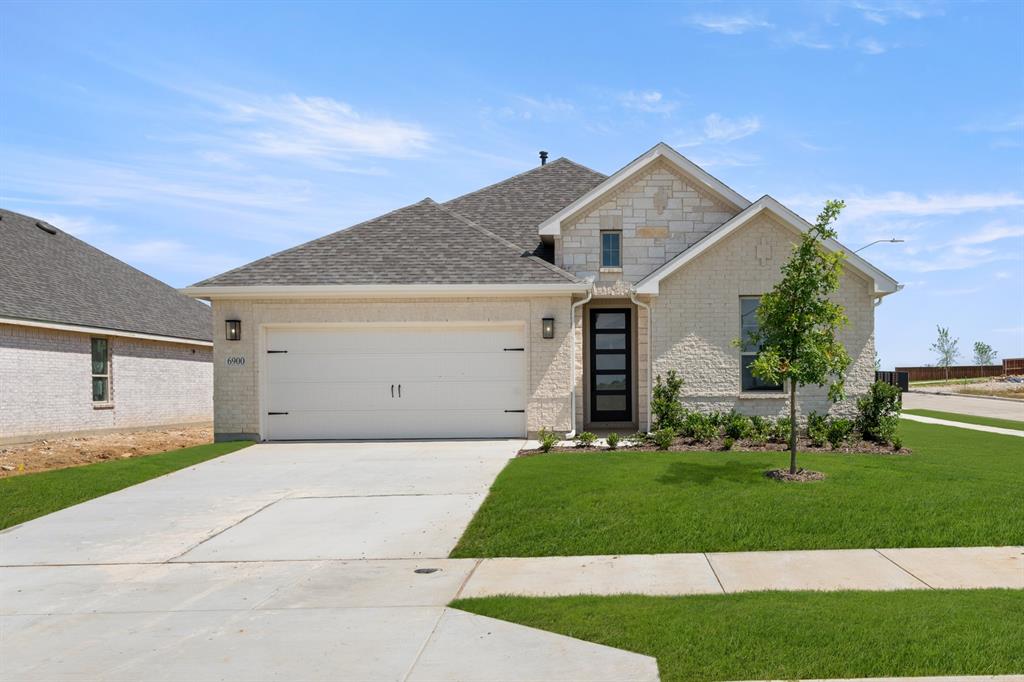 1108 Beaumont Ln, Red Oak, TX 75154