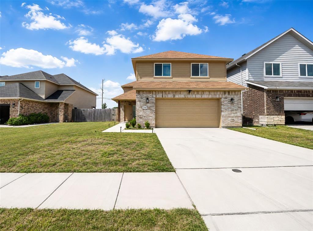 256 Natalie Dr, Grand Prairie, TX 75051