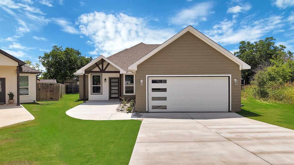 5115 Waterbury Ct, Granbury, TX 76048