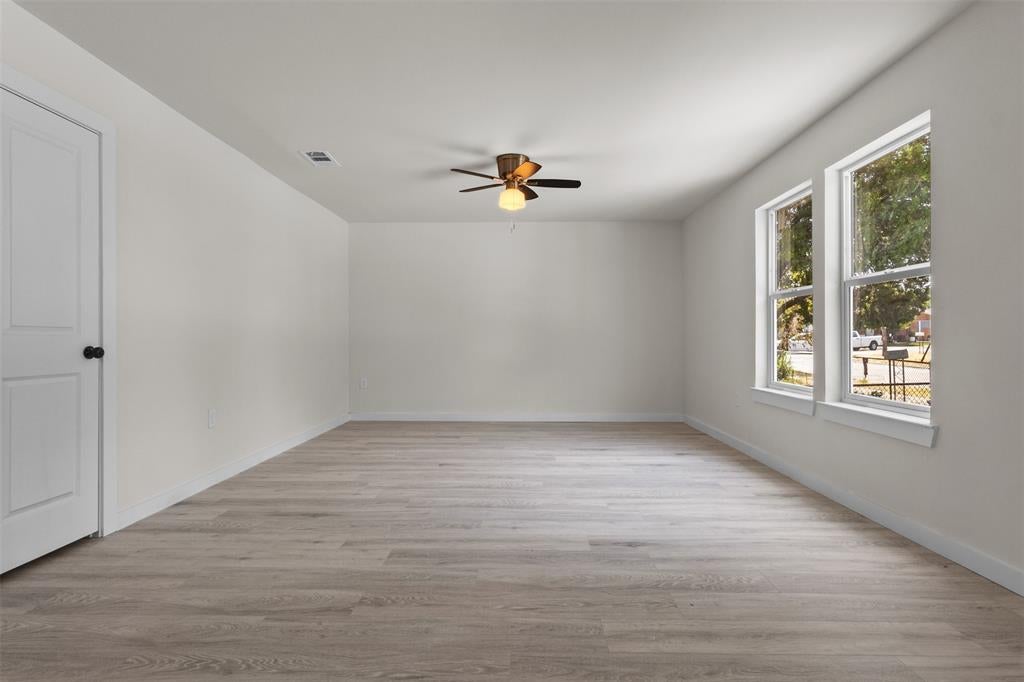 106 Mount Shasta St, Dallas, TX 75211 photo