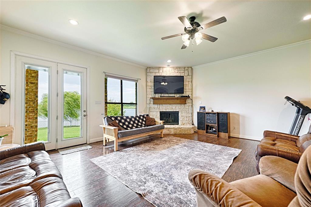 415 Breezeway Ct, Cedar Hill, TX 75104 photo