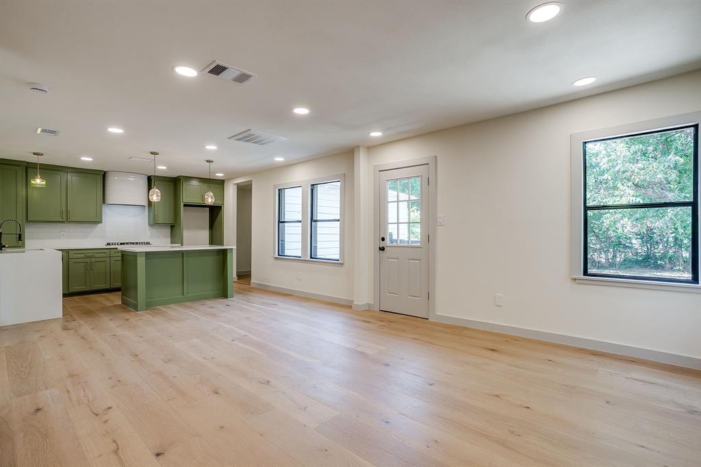 2704 W Biddison St, Fort Worth, TX 76109 photo
