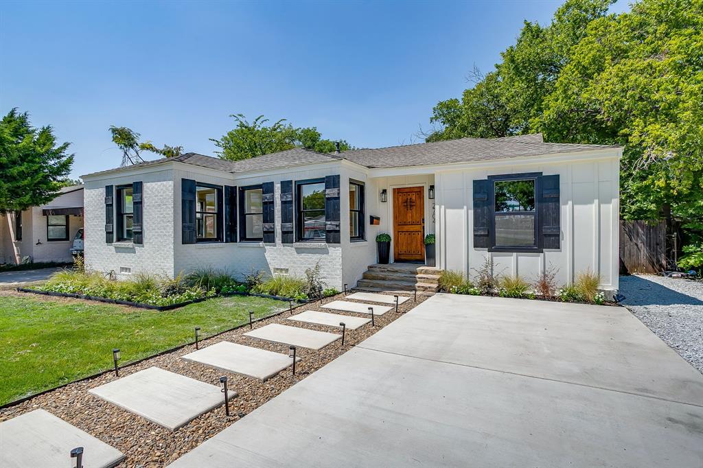 2704 Biddison St, Fort Worth, TX 76109
